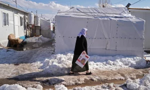 Более чем 200 000 езидов всё ещё находятся в состоянии перемещенных лиц, и многие из них живут в полуразрушенных лагерях недалеко от мест, откуда они бежали. (Исмаэль Аднан/AFP/Getty Images)
